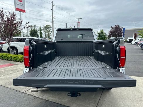 Certified 2026 Toyota Tacoma SR5 AWD/4WD image 25