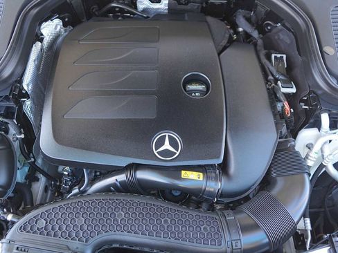 Used 2022 Mercedes-Benz GLC 300 image 9