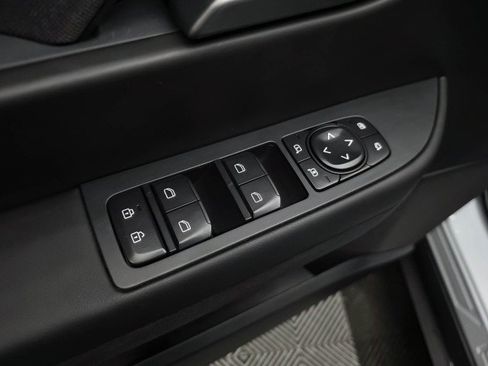 Used 2023 Fisker Ocean Sport FWD image 33