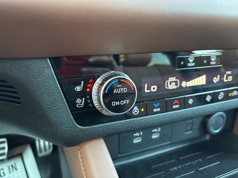 Used 2025 Mitsubishi Outlander SEL AWD/4WD image 41