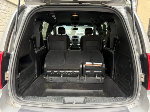 Used 2017 Dodge Grand Caravan SE FWD image 36