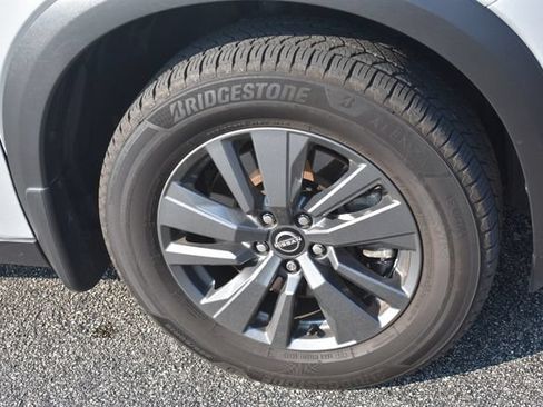 Used 2022 Nissan Pathfinder SV w/ SV Premium Package AWD/4WD image 11