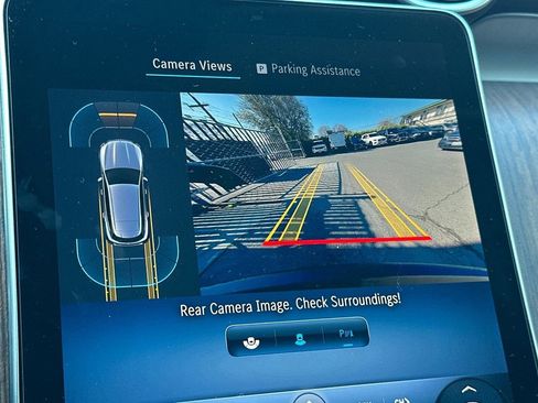 Used 2025 Mercedes-Benz GLC 350e 4MATIC image 24