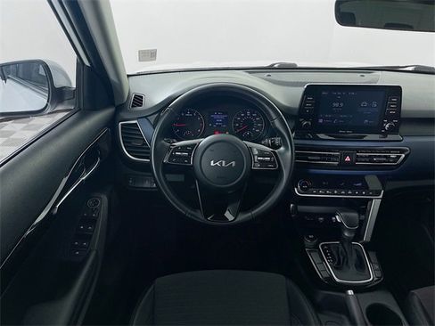 Used 2023 Kia Seltos S image 21
