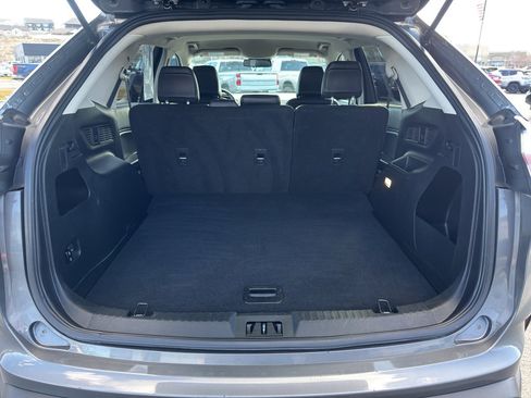 Used 2023 Ford Edge SEL image 7