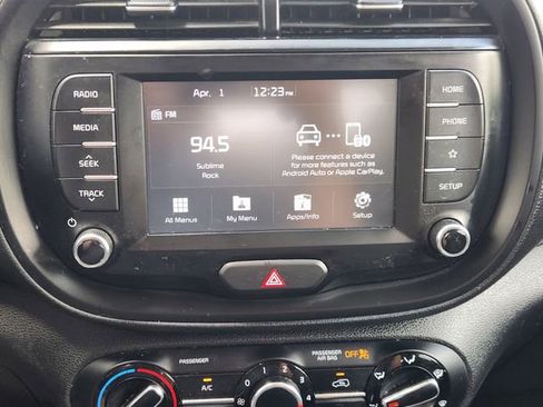 Used 2020 Kia Soul LX FWD image 16