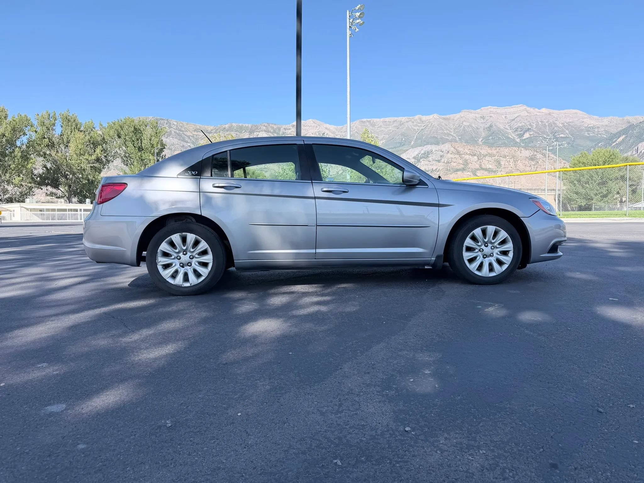 Used 2013 Chrysler 200 LX FWD image 3