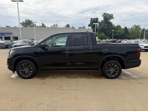 Used 2023 Honda Ridgeline Sport image 3