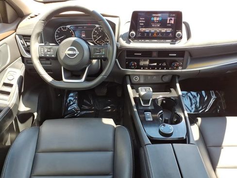 Certified 2023 Nissan Rogue SV w/ SV Premium B Package AWD/4WD image 16