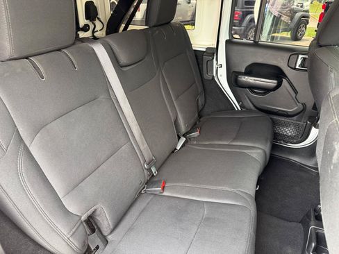 Used 2018 Jeep Wrangler Unlimited Sport S AWD/4WD image 30