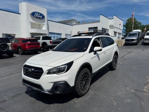 Used 2018 Subaru Outback 2.5i Limited AWD/4WD image 4