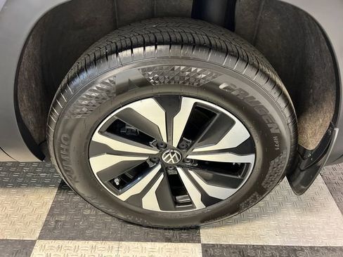 Certified 2024 Volkswagen Atlas SE image 15