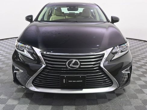 Used 2017 Lexus ES 350 w/ Premium Package FWD image 10