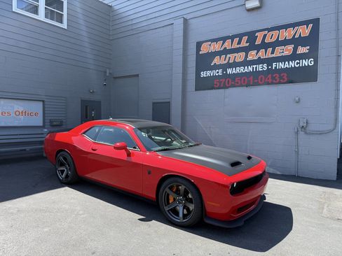 Used 2022 Dodge Challenger SRT Hellcat Redeye image 1