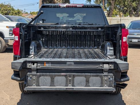 Certified 2022 Chevrolet Silverado 1500 RST AWD/4WD image 8
