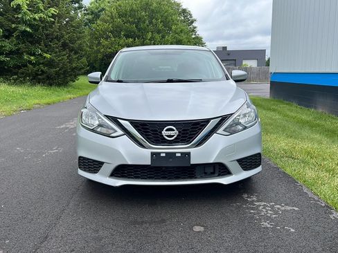 Used 2019 Nissan Sentra SV FWD image 2