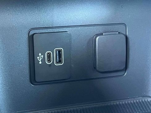 Used 2026 Ford Explorer Active AWD/4WD image 36