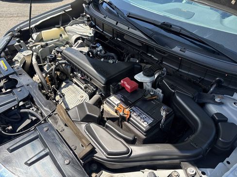 Used 2015 Nissan Rogue SL AWD/4WD image 36