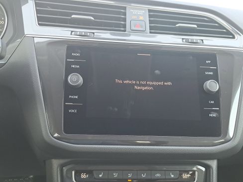 Certified 2021 Volkswagen Tiguan SE image 22