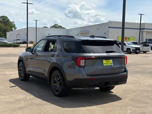 Certified 2025 Ford Explorer ST-Line w/ ST-Line Street Pack AWD/4WD image 3