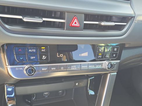 New 2026 Kia Seltos EX image 24