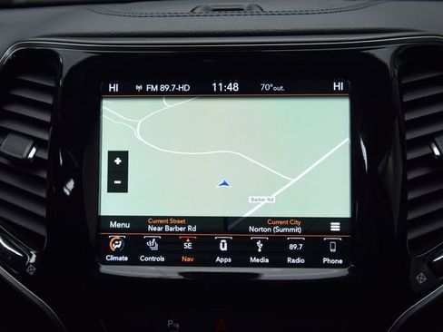 Used 2019 Jeep Cherokee Limited image 16
