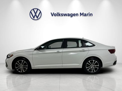 Used 2023 Volkswagen Jetta Sport FWD image 2