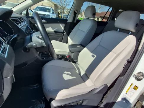 Used 2019 Volkswagen Tiguan SE image 10
