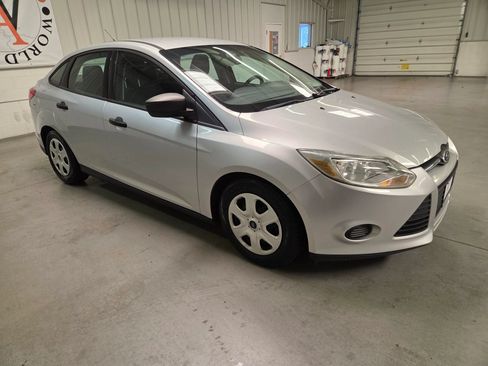 Used 2014 Ford Focus S FWD image 10