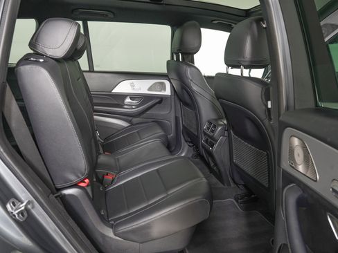 Used 2024 Mercedes-Benz GLS 450 4MATIC image 10