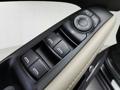 Used 2020 Buick Enclave Essence FWD image 20