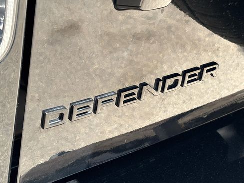 Used 2024 Land Rover Defender 110 V8 image 17