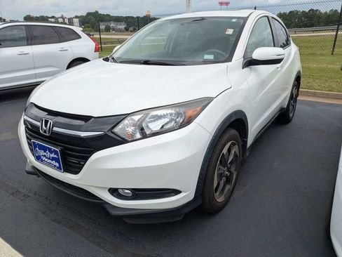 Used 2018 Honda HR-V EX image 3
