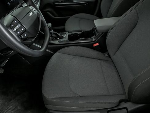 Used 2025 Kia K4 FWD image 17