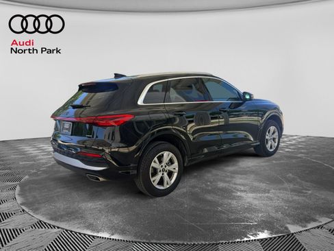 Used 2025 Audi Q5 2.0T w/ Convenience Package AWD/4WD image 5