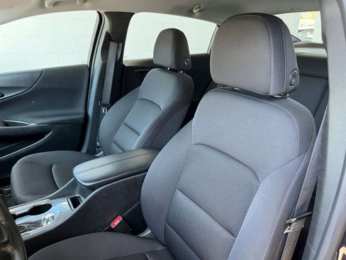 Used 2023 Chevrolet Malibu LT image 36