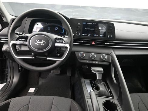 New 2026 Hyundai Elantra SE FWD image 11