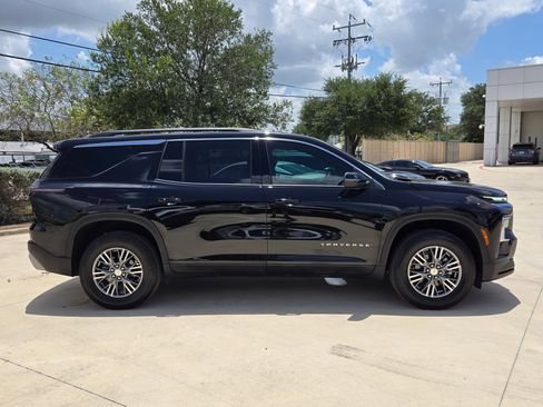 Certified 2026 Chevrolet Traverse LT FWD image 8