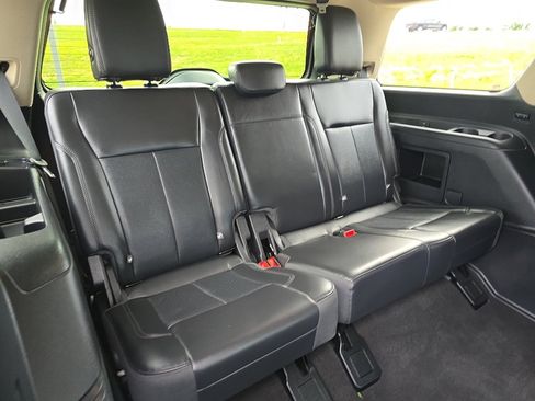 Used 2024 Ford Expedition XLT AWD/4WD image 17