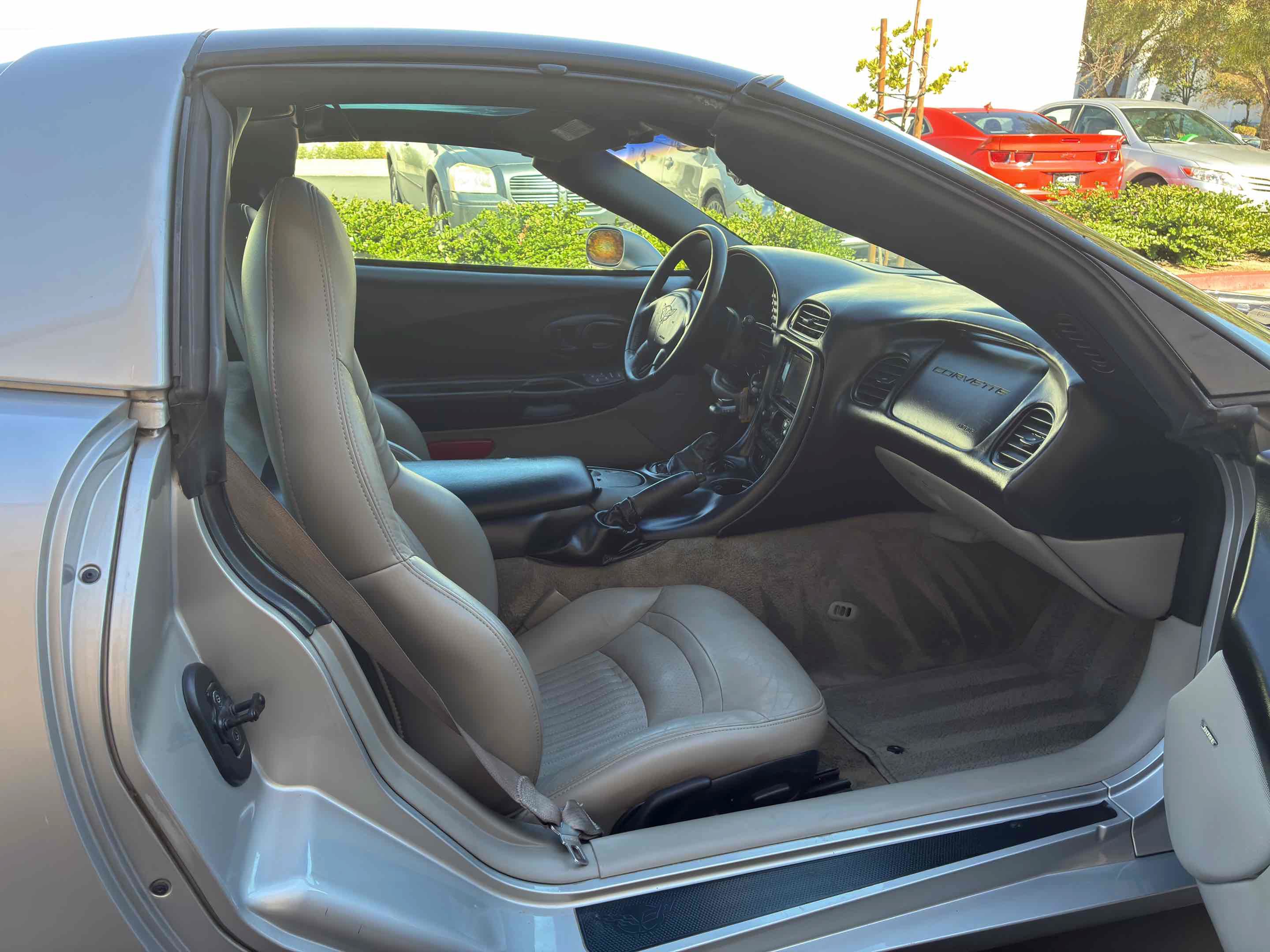 Used 2004 Chevrolet Corvette Coupe w/ Preferred Equipment Group RWD image 37