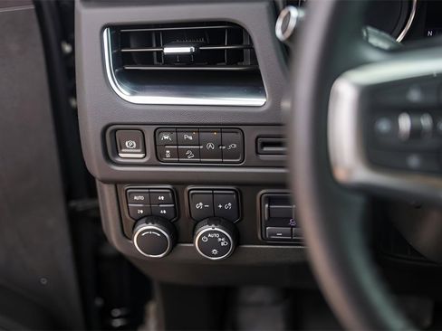 Used 2021 Chevrolet Tahoe Z71 w/ Z71 Signature Package image 18