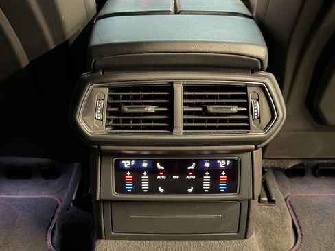 Used 2019 Lamborghini Urus image 23