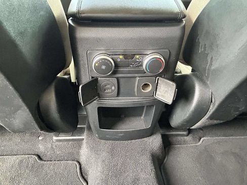 Used 2020 Ford Explorer XLT AWD/4WD image 10