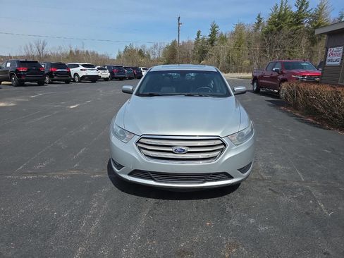 Used 2014 Ford Taurus SEL w/ Equipment Group 201A FWD image 3