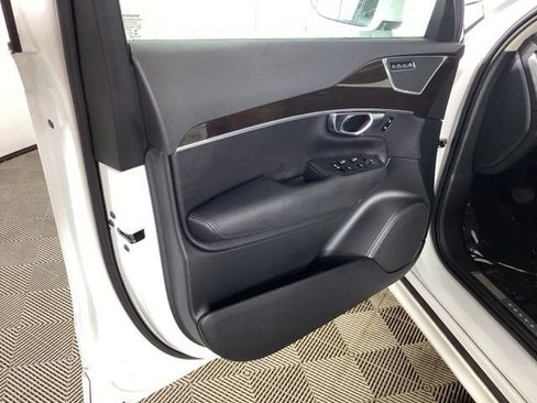 Used 2019 Volvo XC90 T6 Momentum w/ Advanced Package image 16