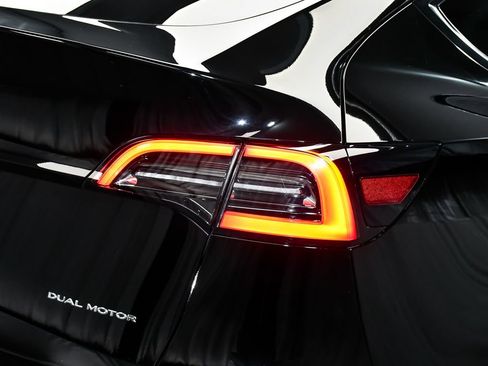 Used 2021 Tesla Model Y Long Range AWD/4WD image 67