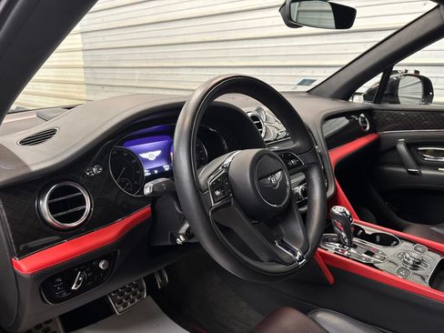 Used 2020 Bentley Bentayga AWD/4WD image 12