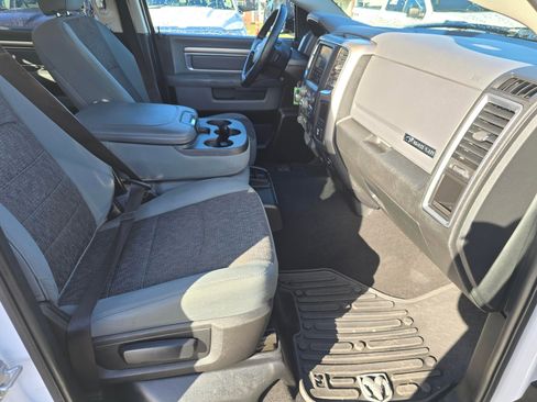 Used 2018 RAM 1500 Big Horn image 32