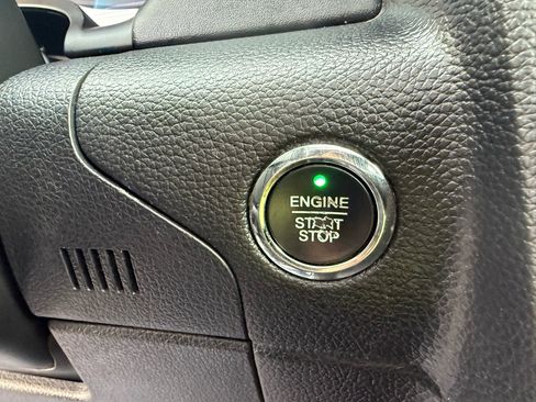 Used 2015 Lincoln Navigator 4WD 4dr image 42