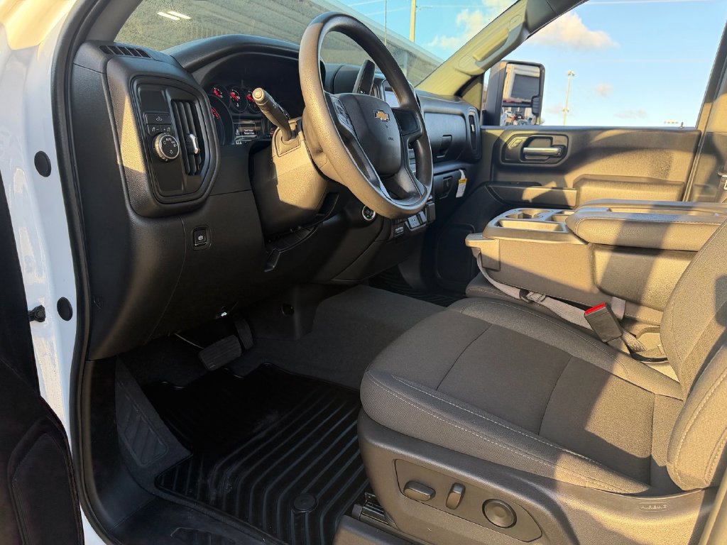 Used 2025 Chevrolet Silverado 2500 Custom w/ Custom Convenience Package RWD image 10